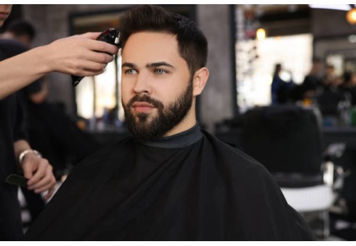 Jaką maszynkę do strzyżenia włosów wybrać? Ranking najlepszych modeli dla fryzjerów, barberów i amatorów!